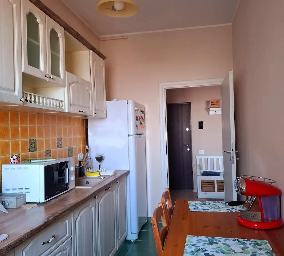 Homey Apartment Vacaresti Bukarest
