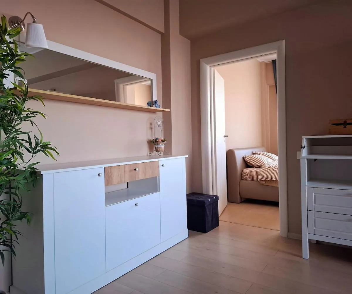 Homey Apartment Vacaresti Bukarest