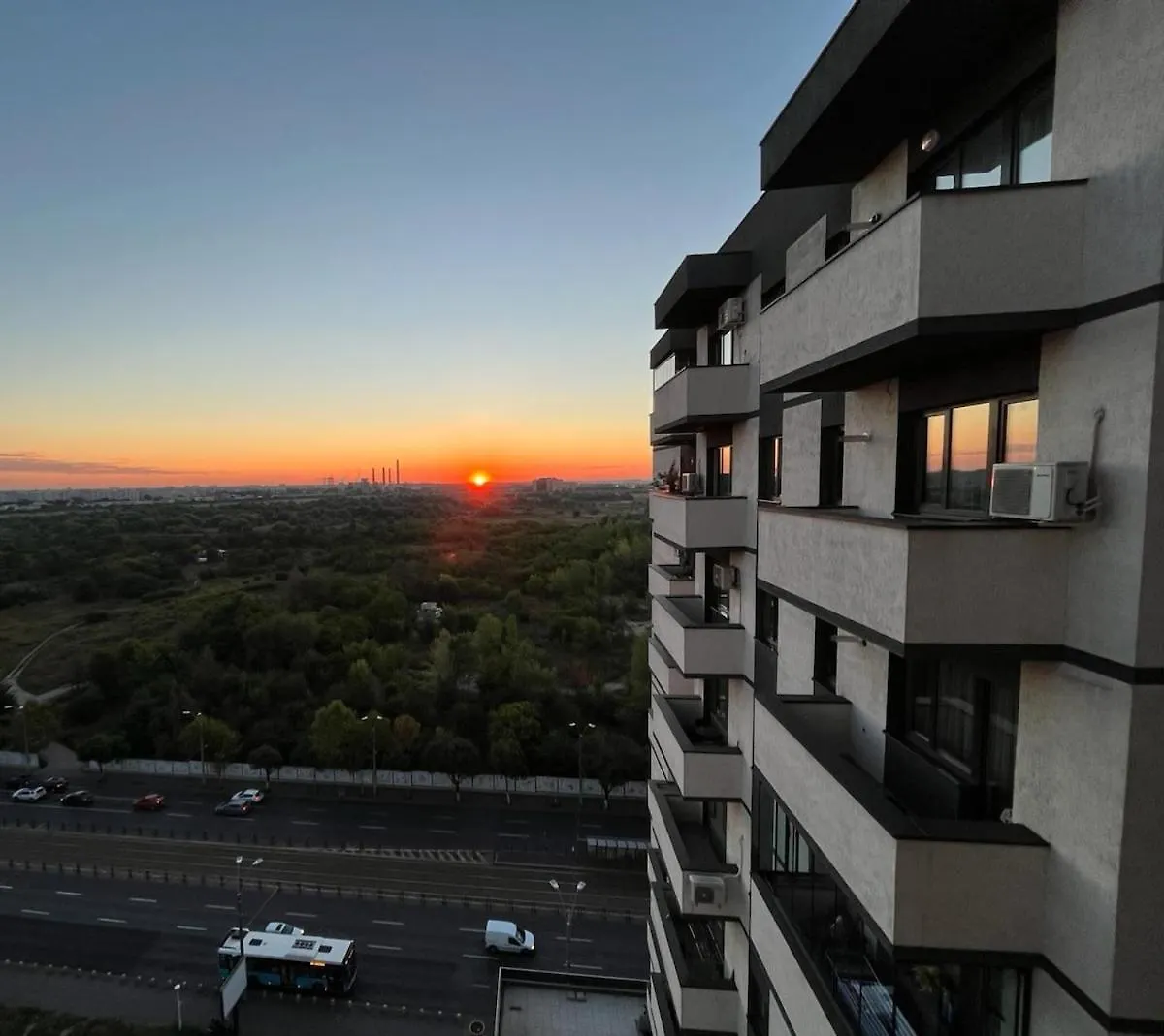 Homey Apartment Vacaresti 布加勒斯特