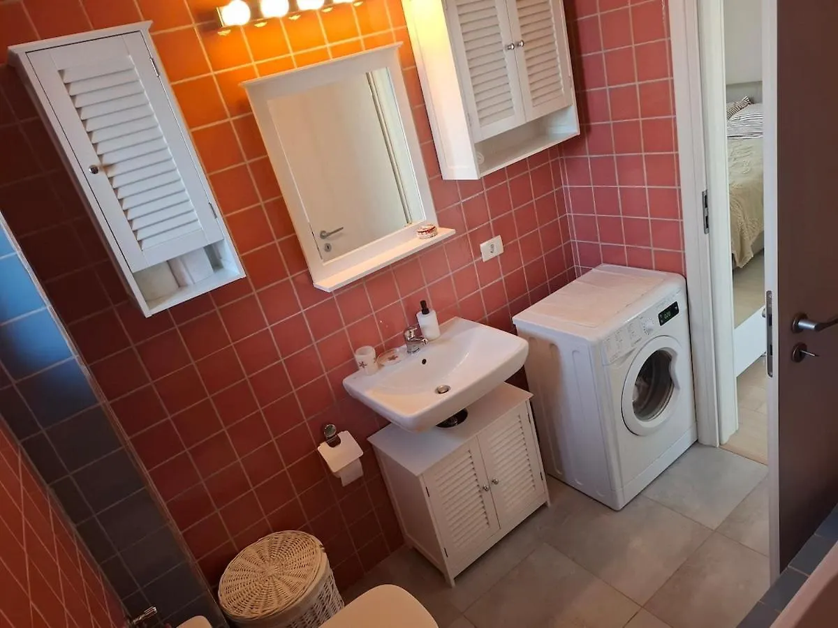 Homey Apartment Vacaresti 布加勒斯特