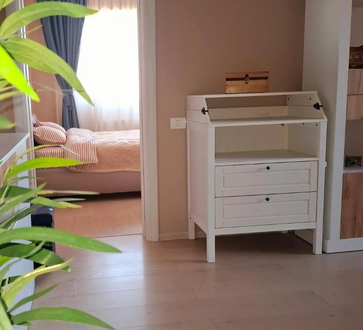 Homey Apartment Vacaresti 布加勒斯特 0*,  罗马尼亚
